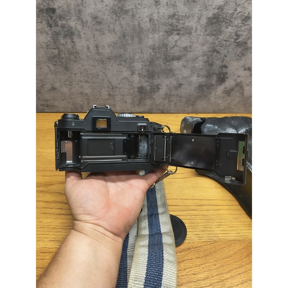 Konica FS-1 FS1 35mm camera with 35-70mm‎ Hexanon from Japan